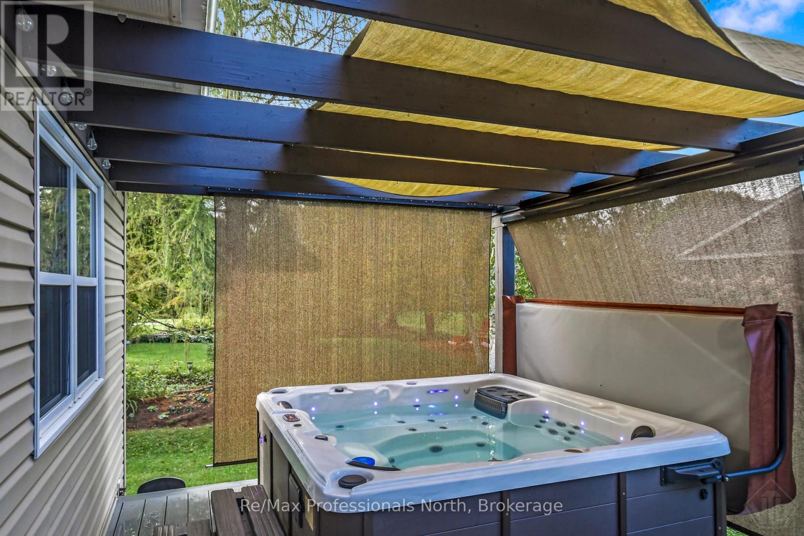 2 INVERARAY COURT - 37