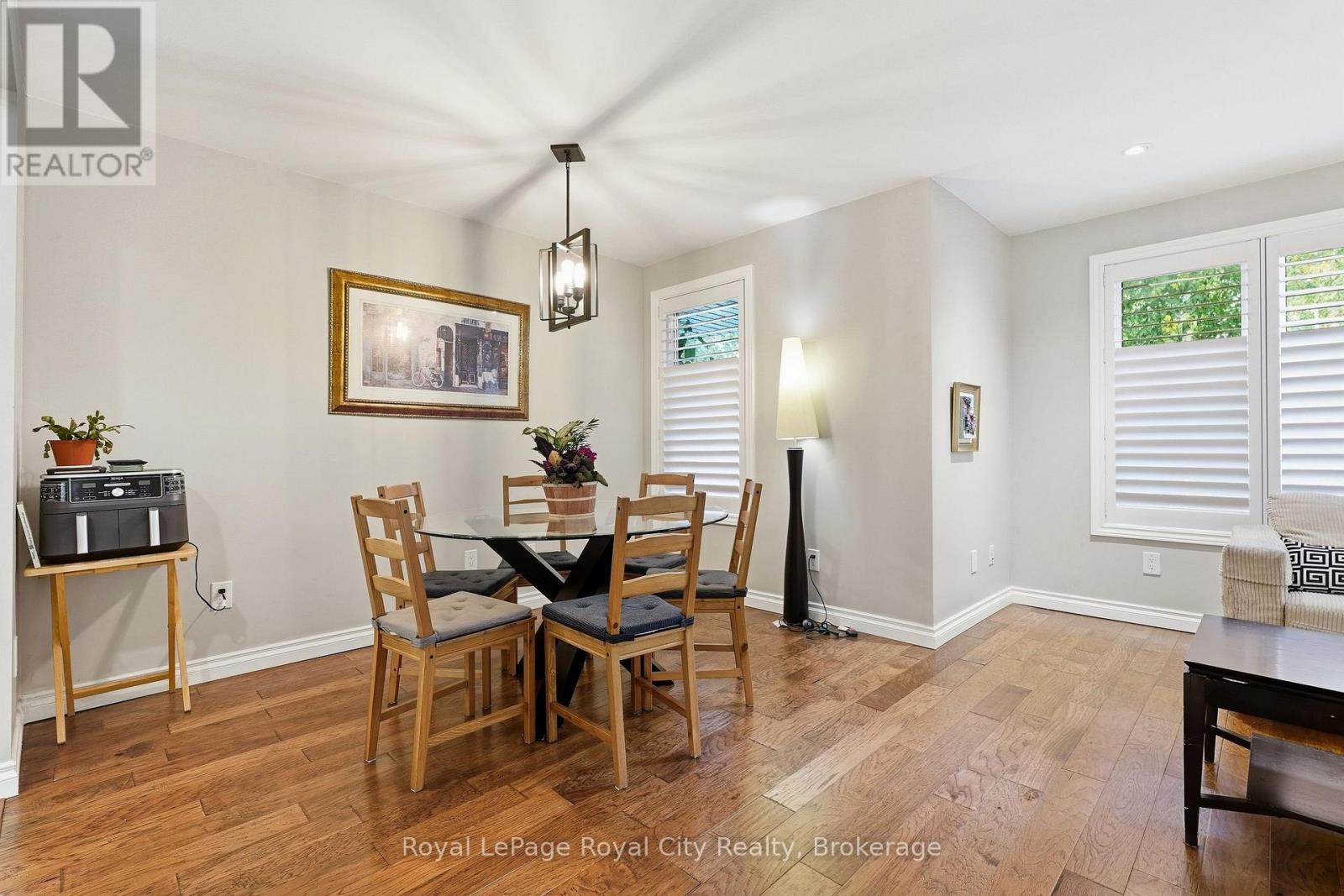 37 Mcilwraith Crescent — photo 12