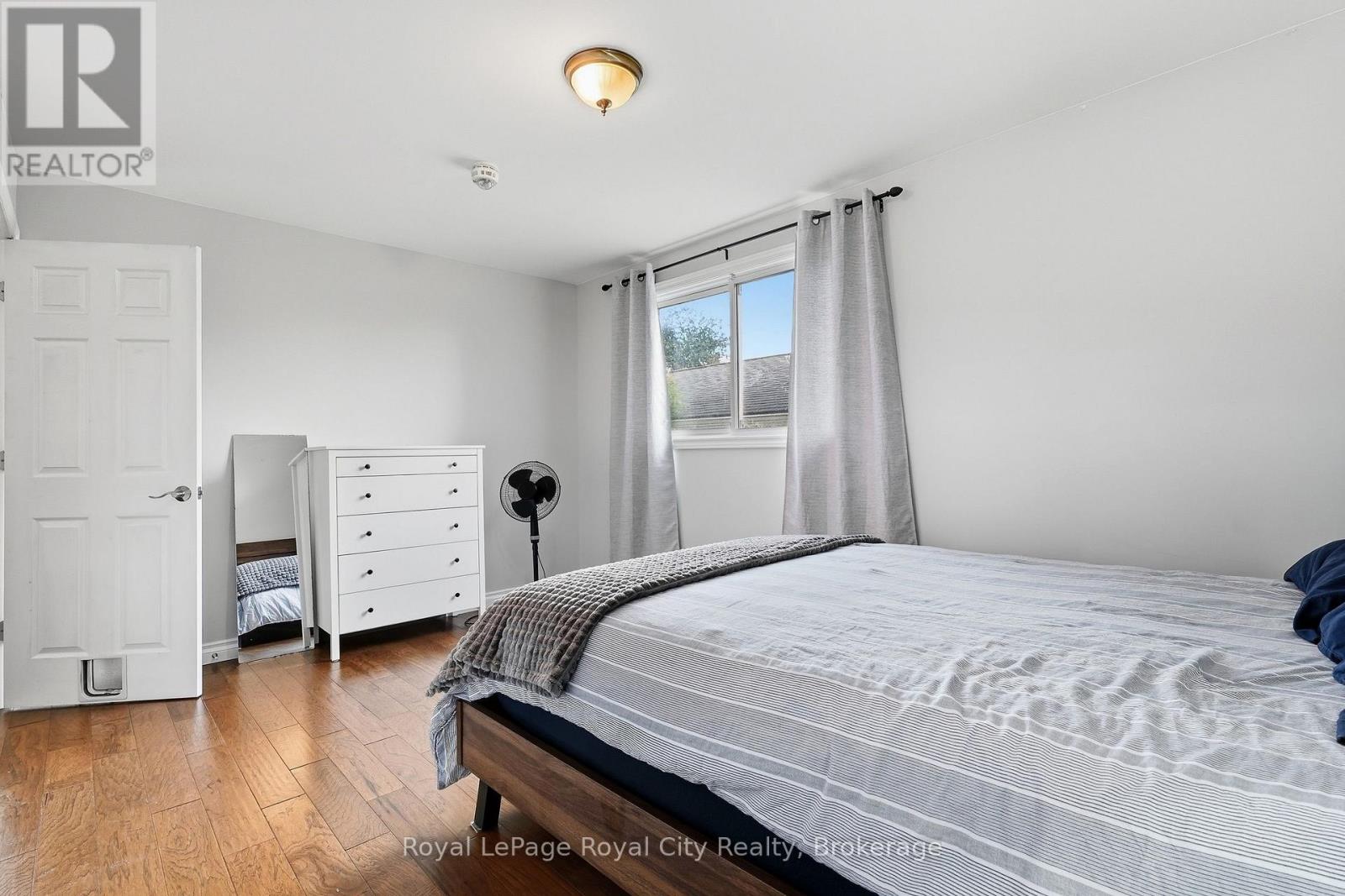 37 Mcilwraith Crescent — photo 17