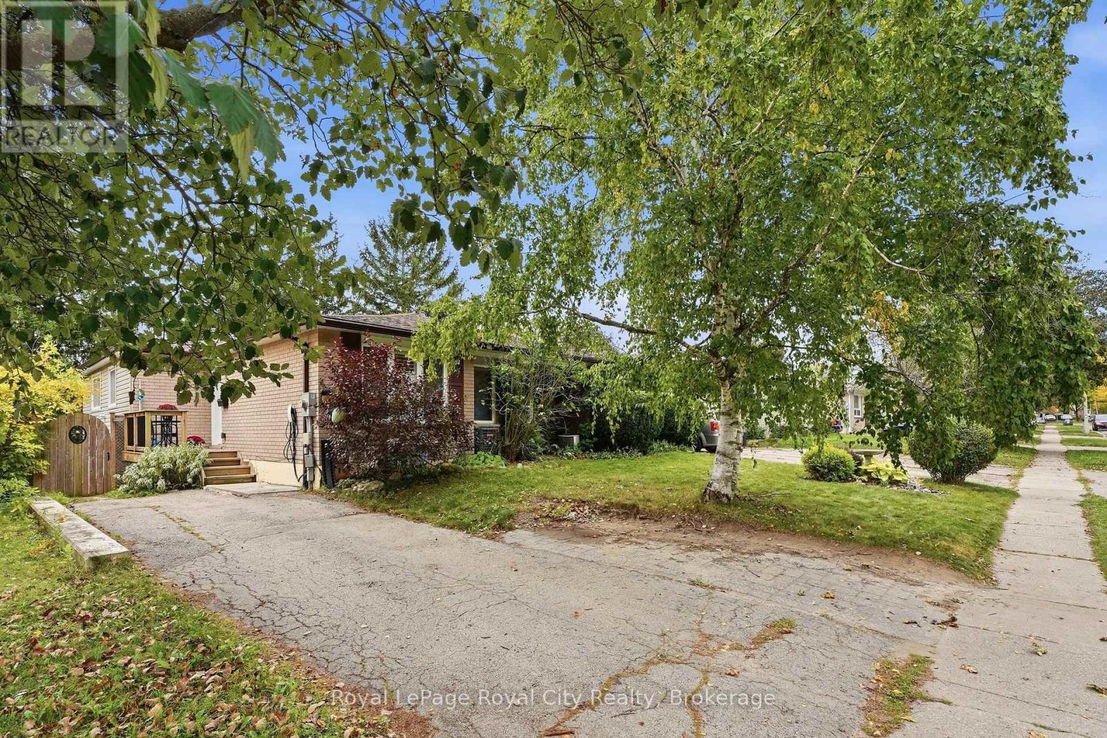 37 Mcilwraith Crescent — photo 27