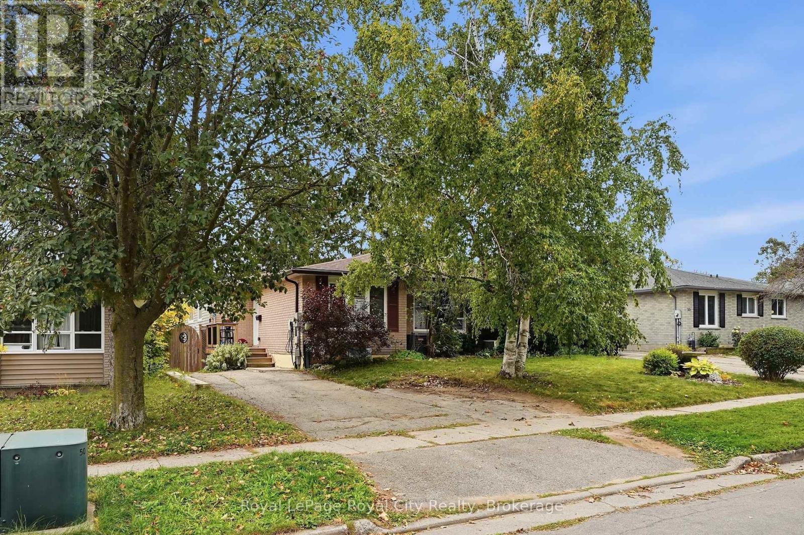 37 Mcilwraith Crescent — photo 31