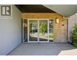 203, 611 Edmonton Trail NE - photo 3