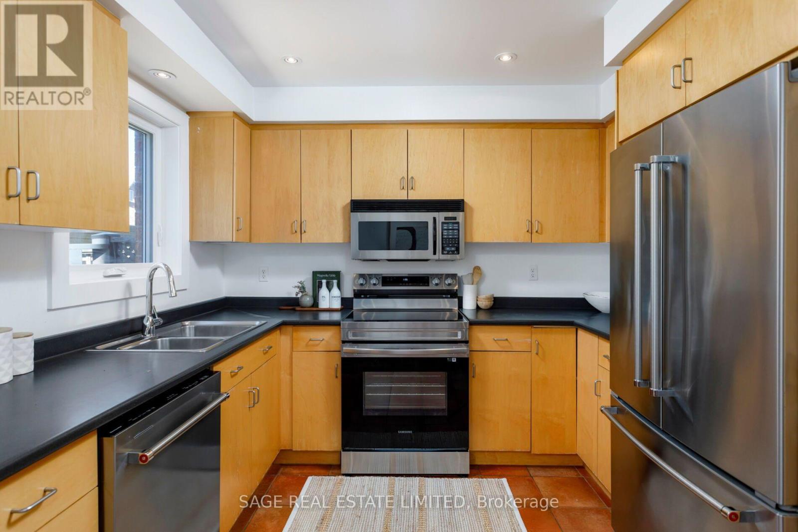 1176 SHAW STREET - 14