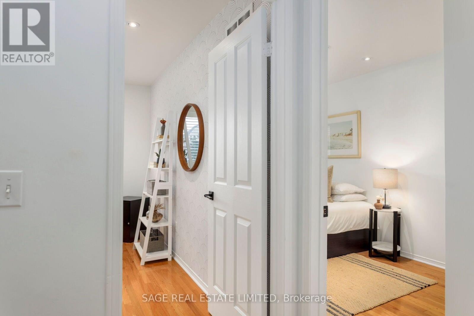 1176 SHAW STREET - 23