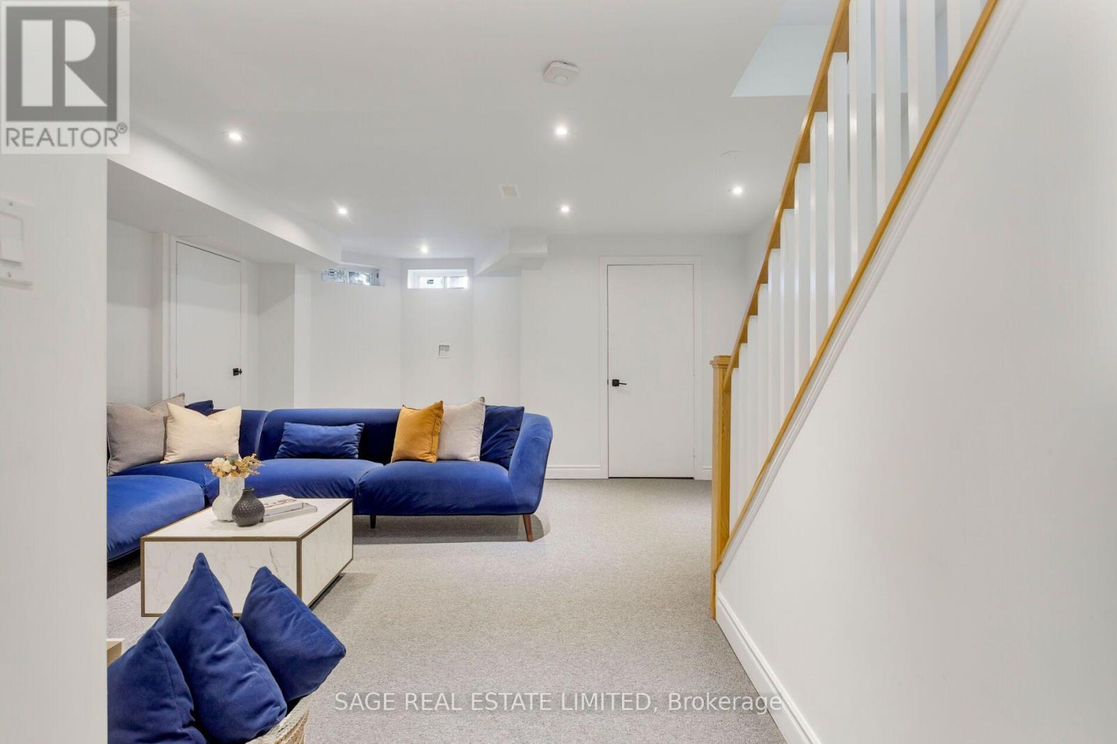 1176 SHAW STREET - 44