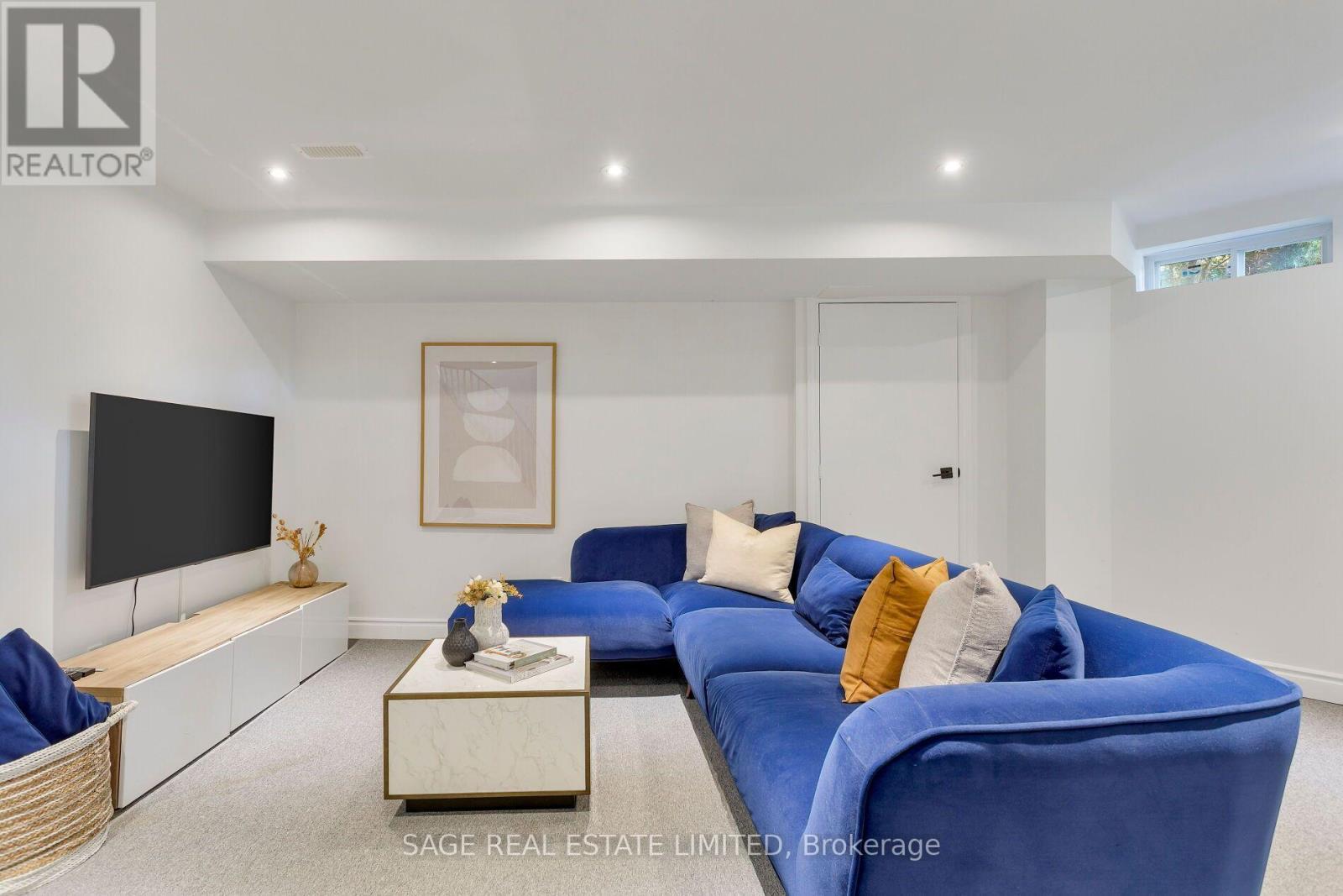 1176 SHAW STREET - 46