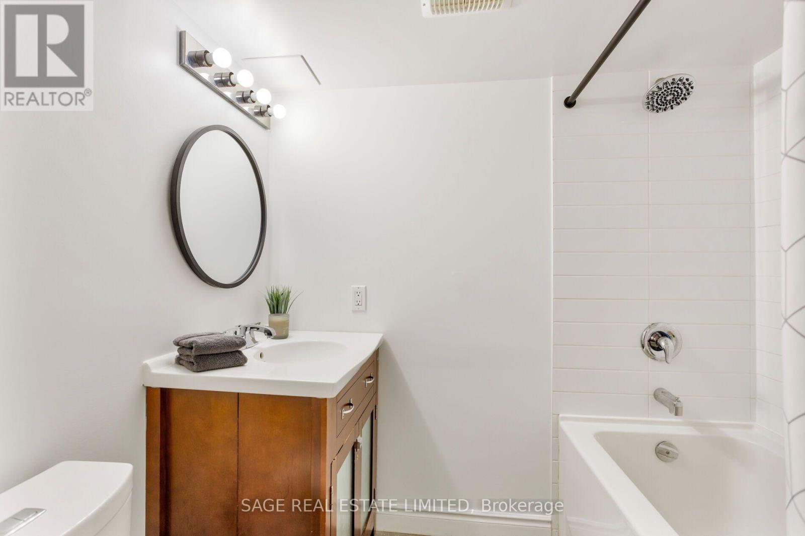 1176 SHAW STREET - 48