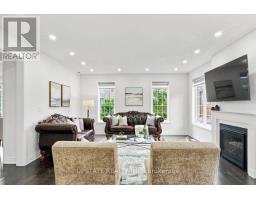 18 Blenheim Circle, Whitby, ON L1P0E2 Photo 12