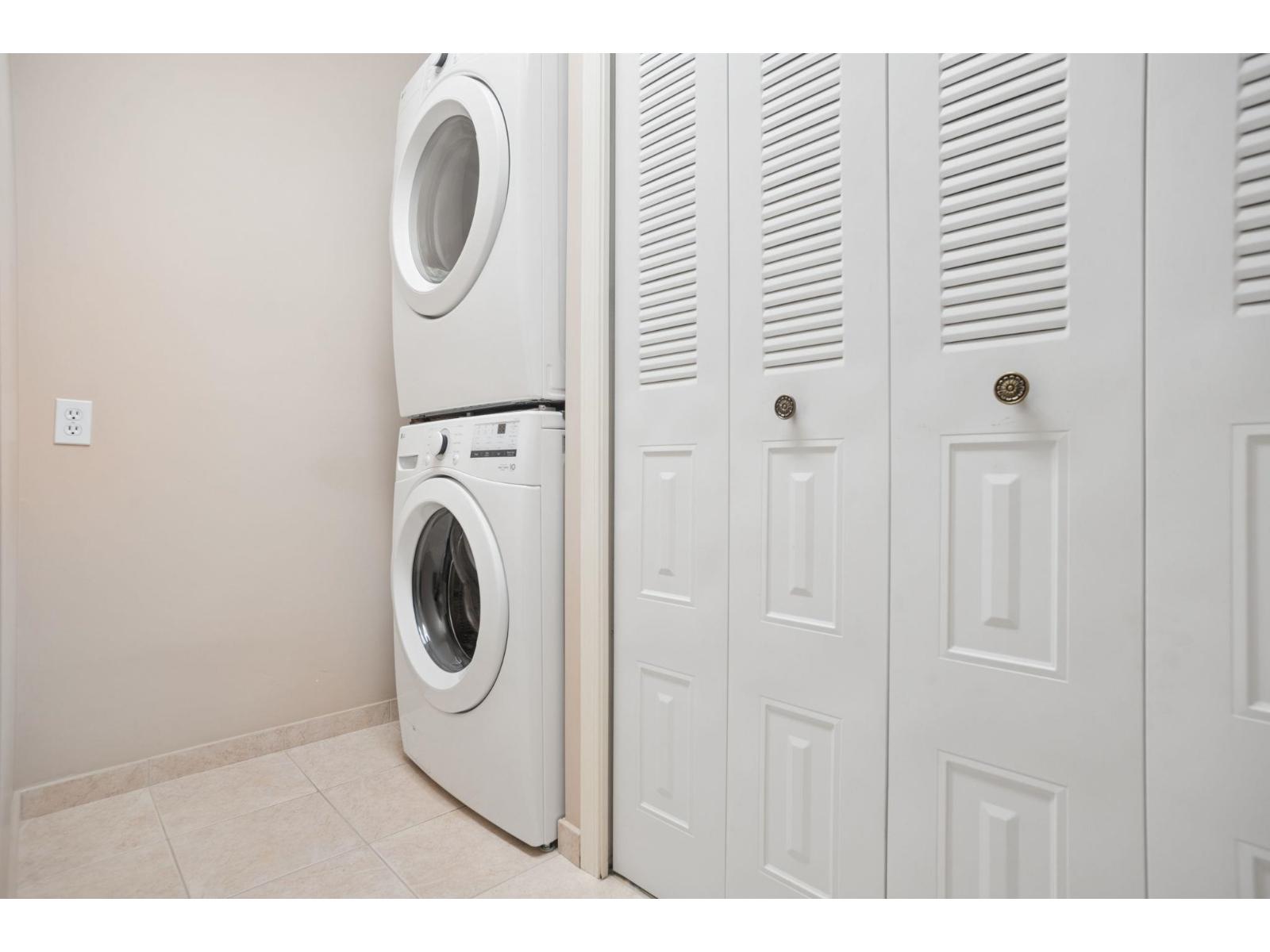3 8567 164 STREET, Surrey