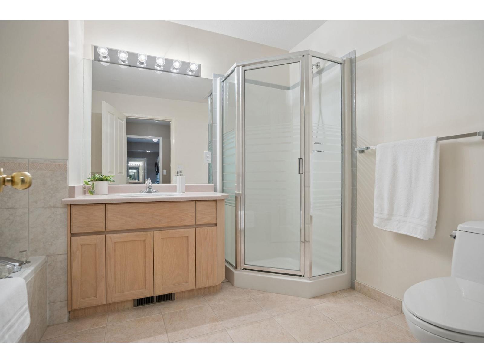 3 8567 164 STREET, Surrey