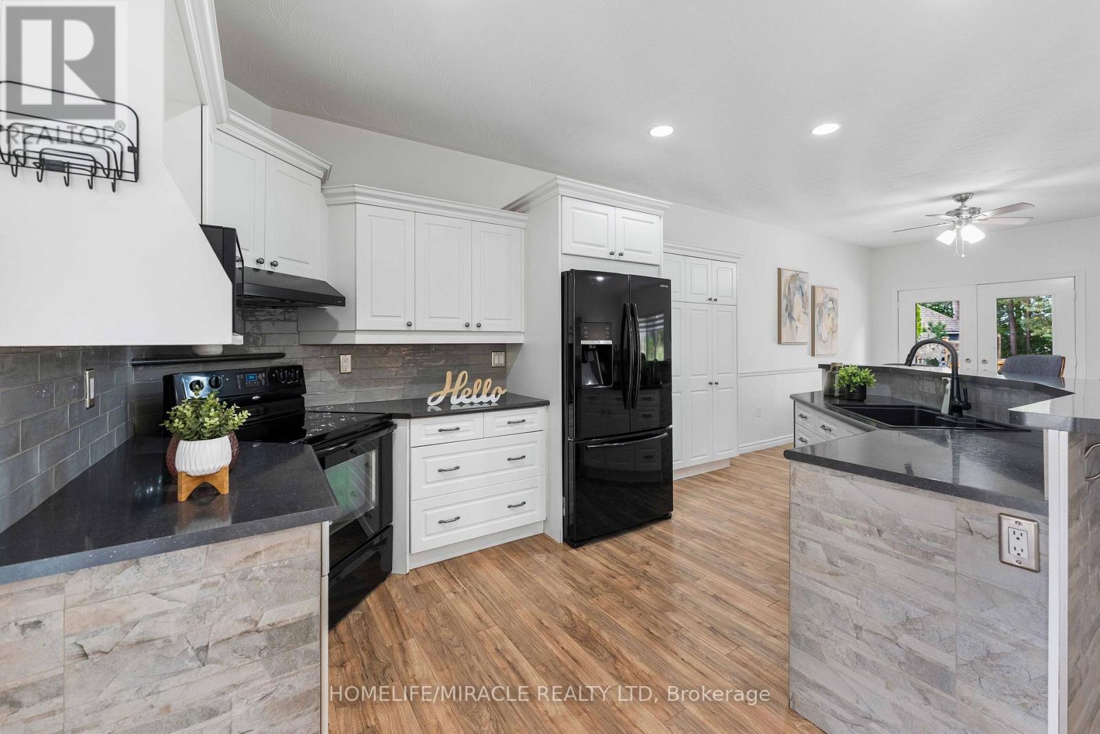 30 DOVE CRESCENT - 12