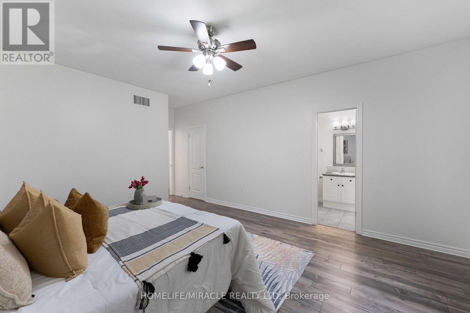 30 DOVE CRESCENT - 16