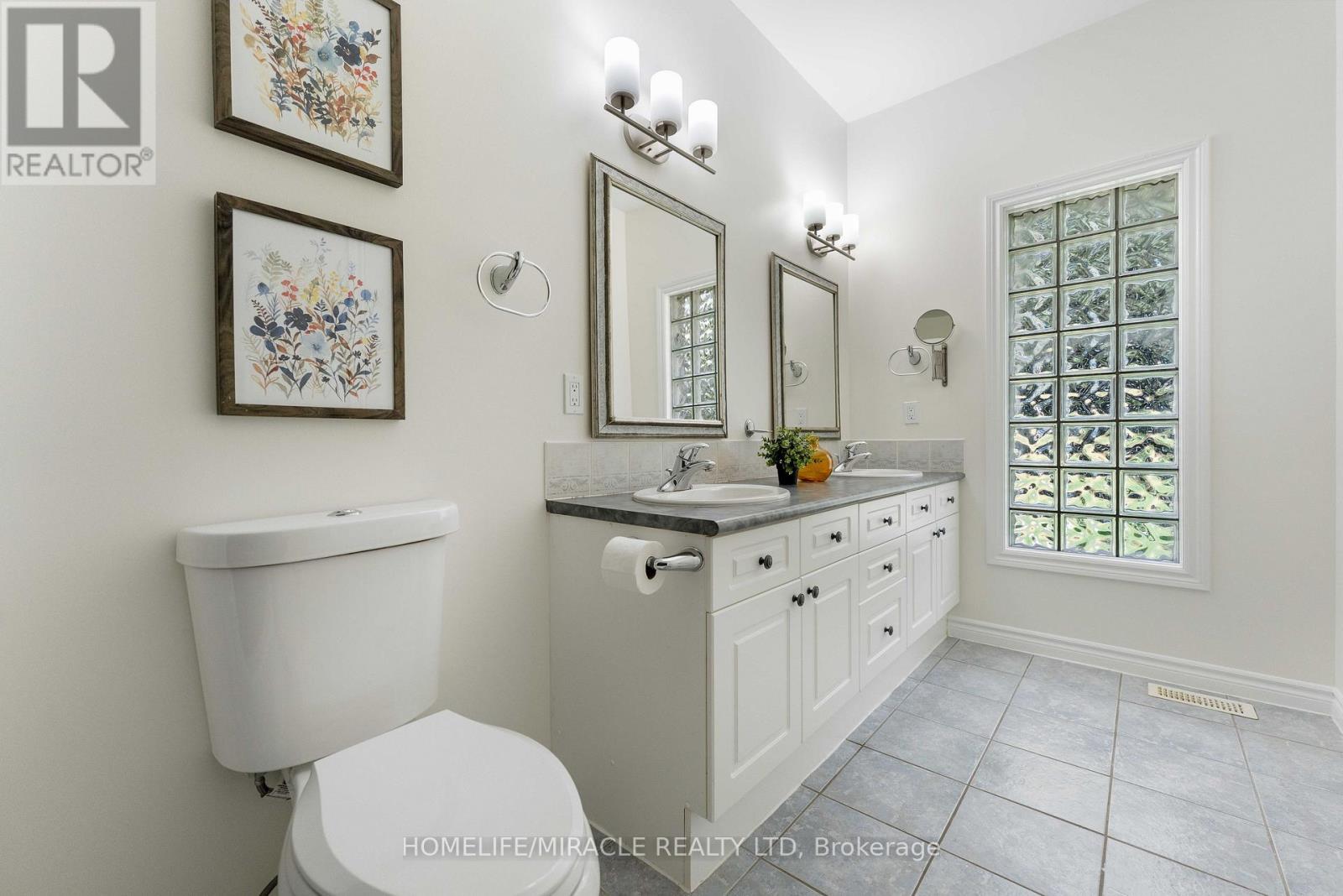30 DOVE CRESCENT - 18