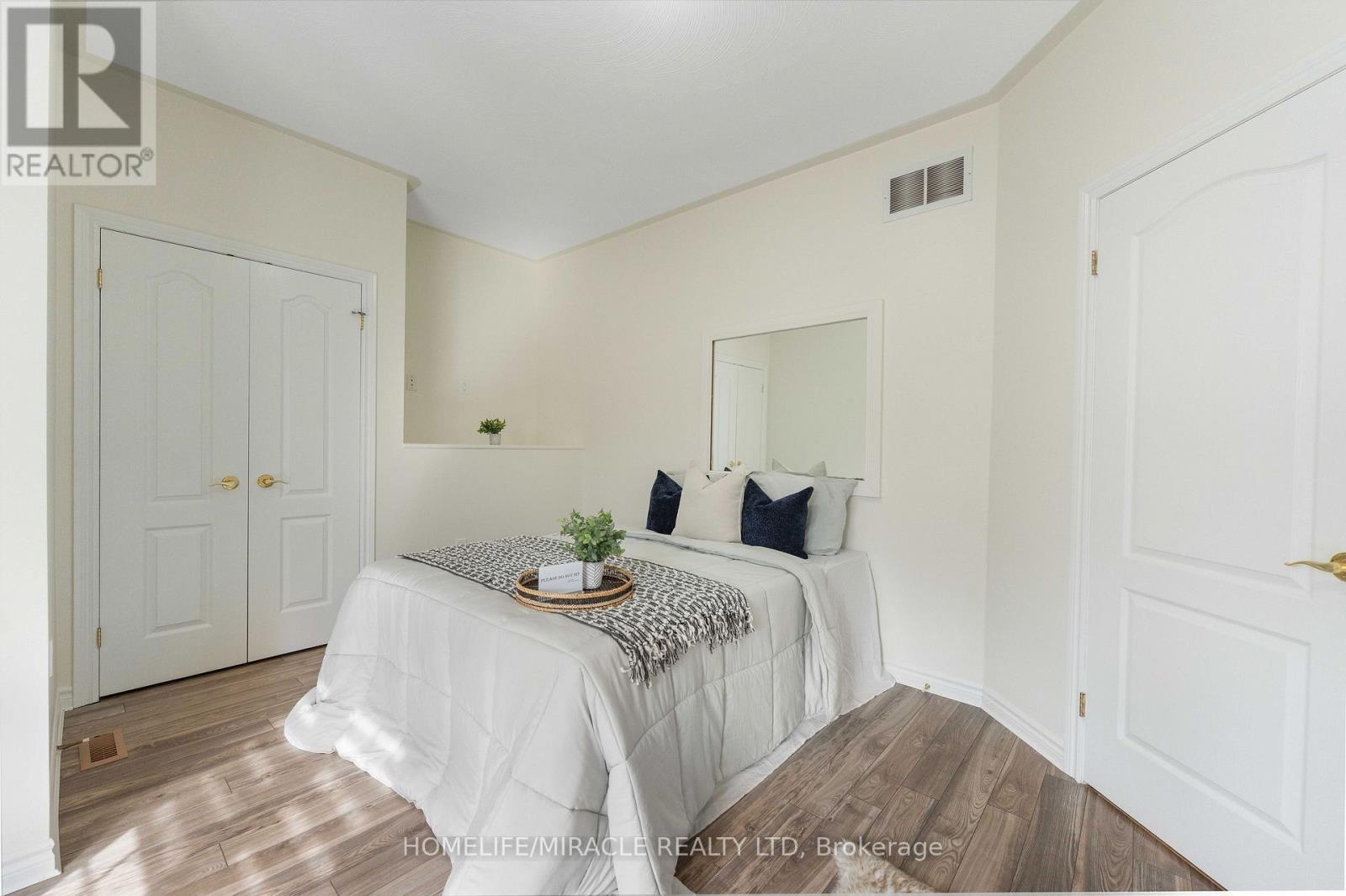 30 DOVE CRESCENT - 24