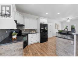 Family room - 30 Dove Crescent, Barrie, ON L4N7Z3 Photo 12