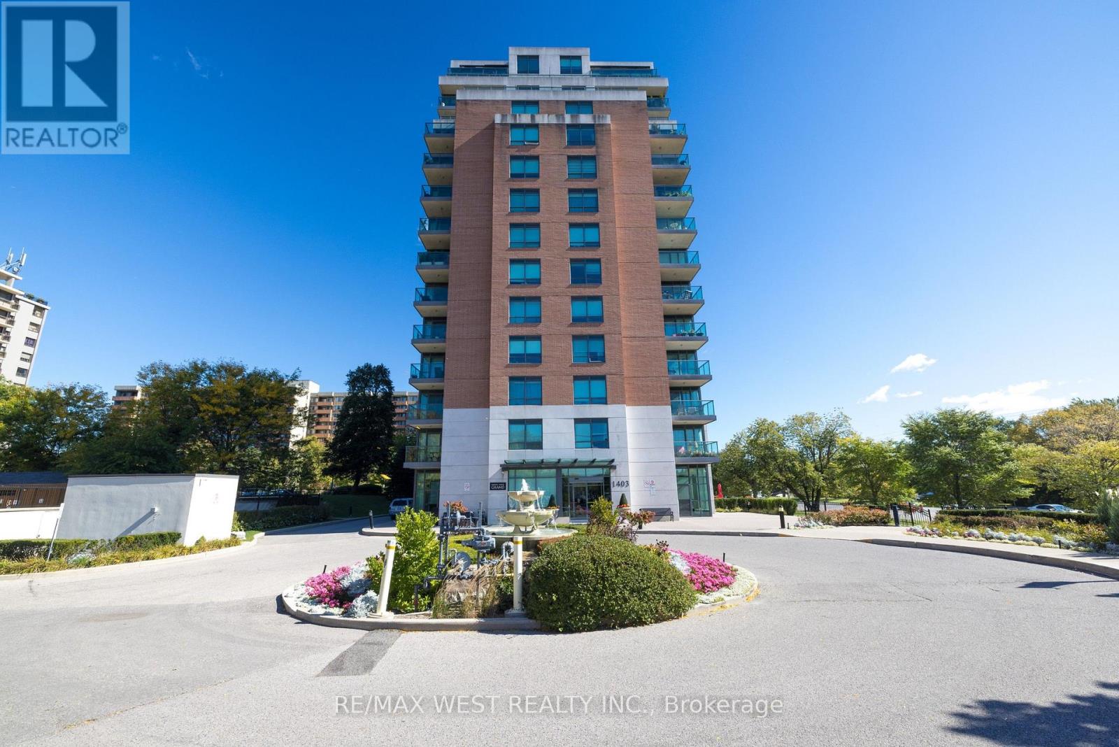 209- 1403 Royal York Road, Toronto, ON