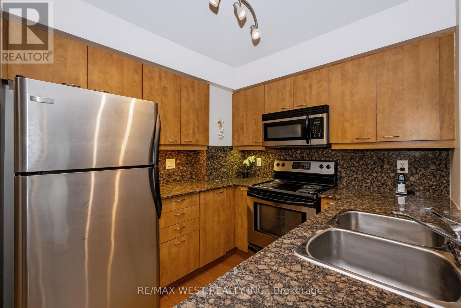 #209 1403 ROYAL YORK ROAD - 14