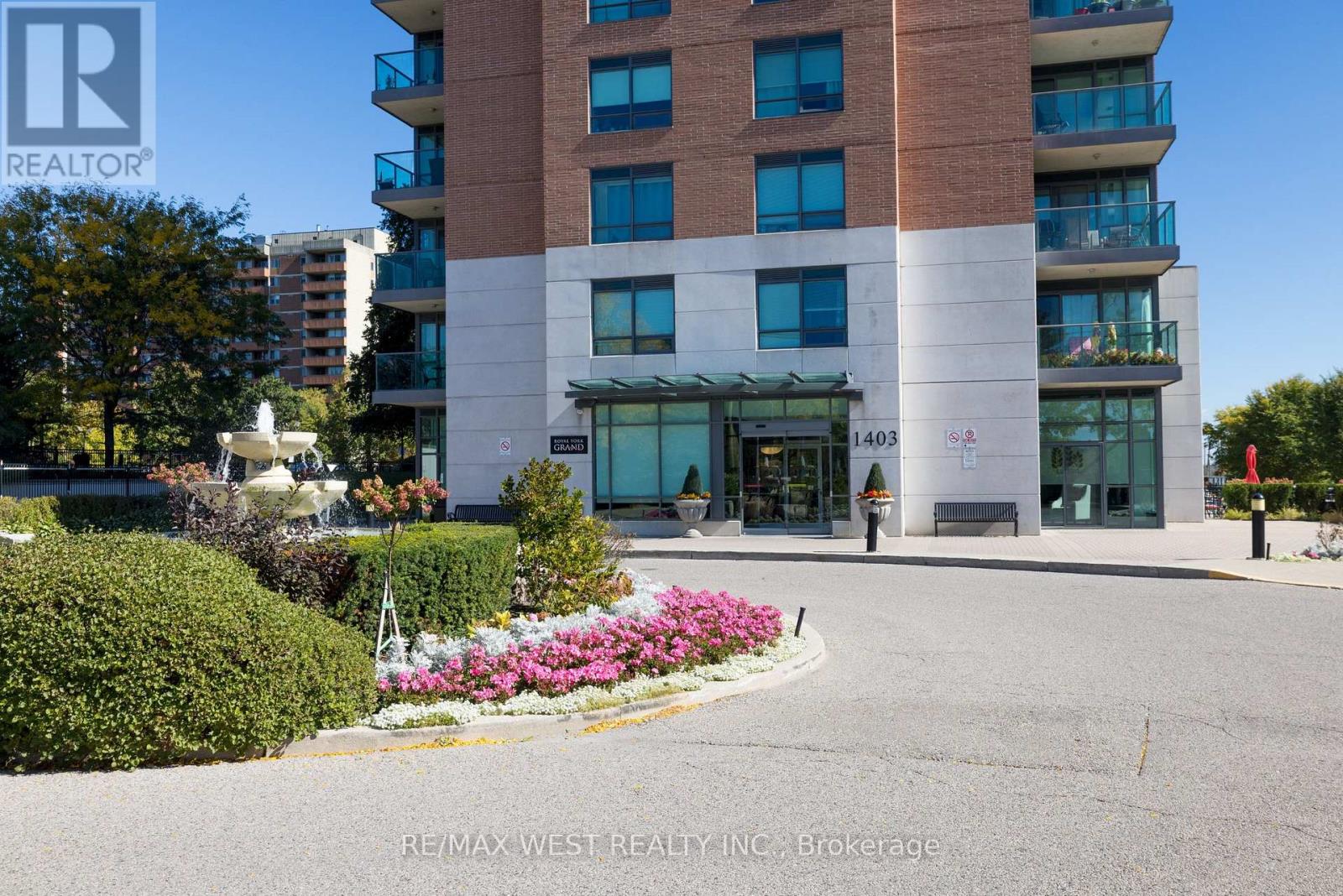 209- 1403 Royal York Road, Toronto, ON photo 2