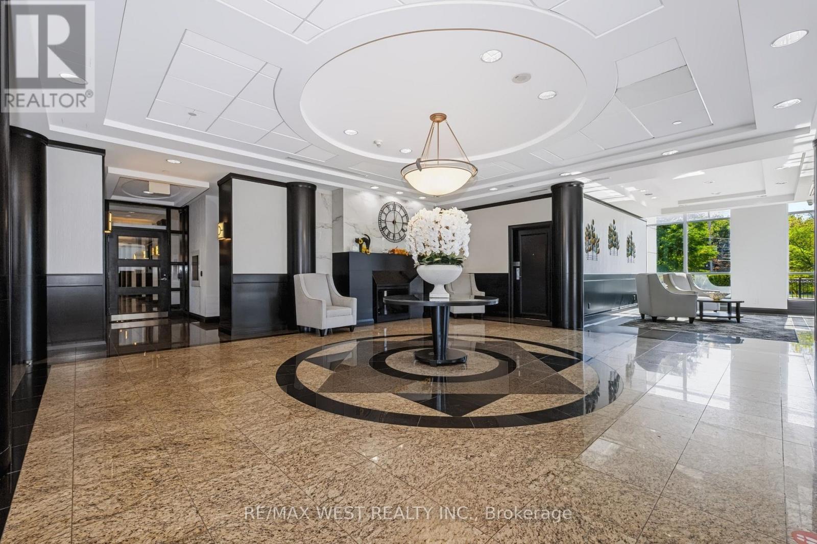 209- 1403 Royal York Road, Toronto, ON photo 3