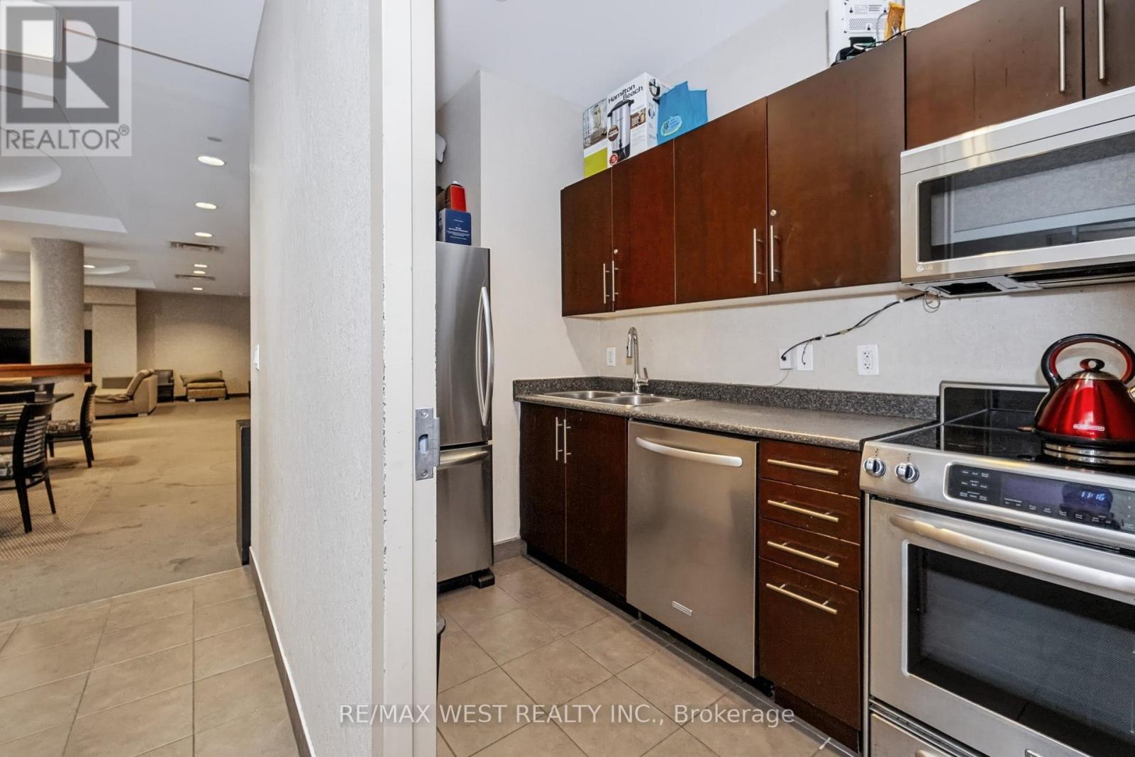 #209 1403 ROYAL YORK ROAD - 37