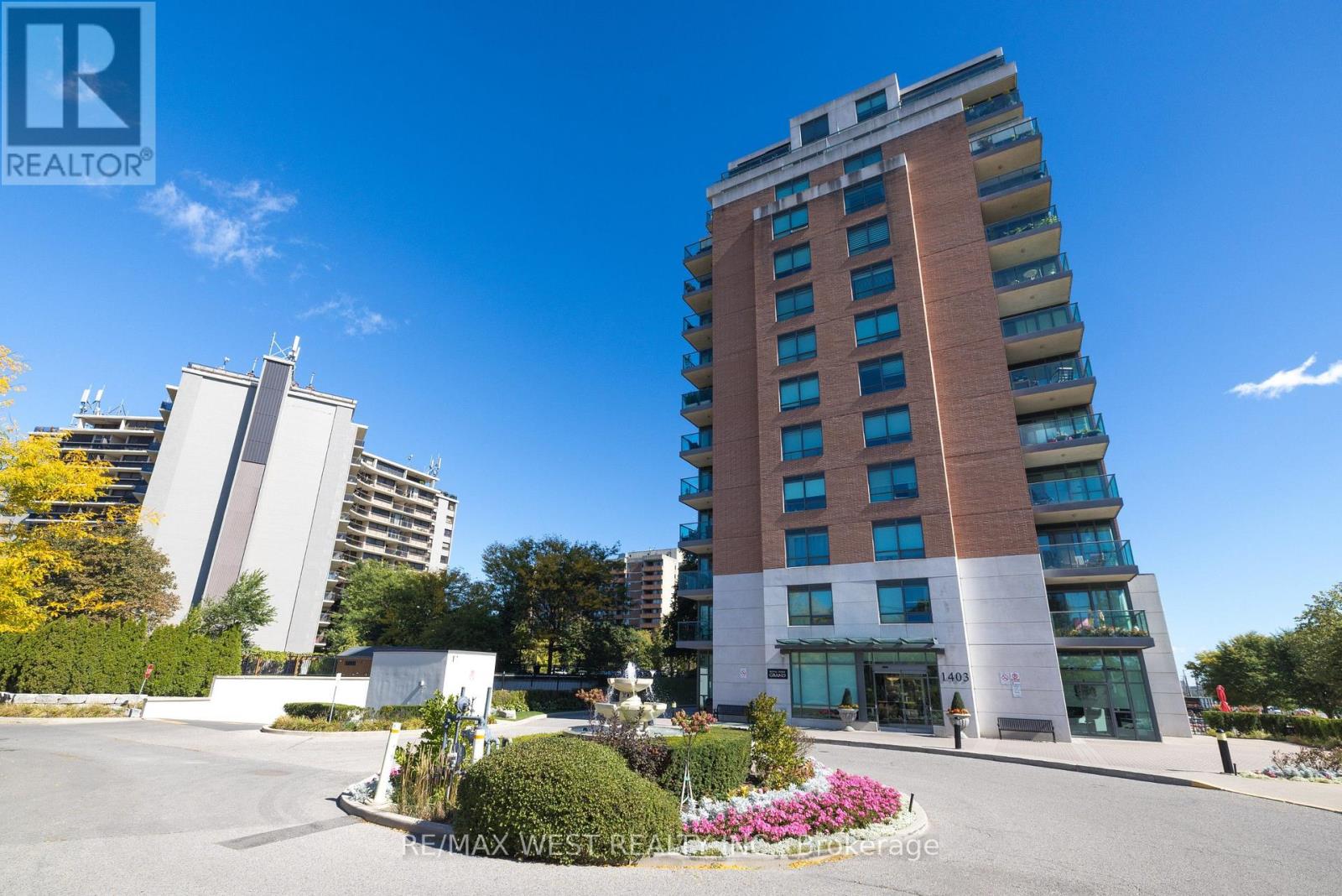 #209 1403 ROYAL YORK ROAD - 39