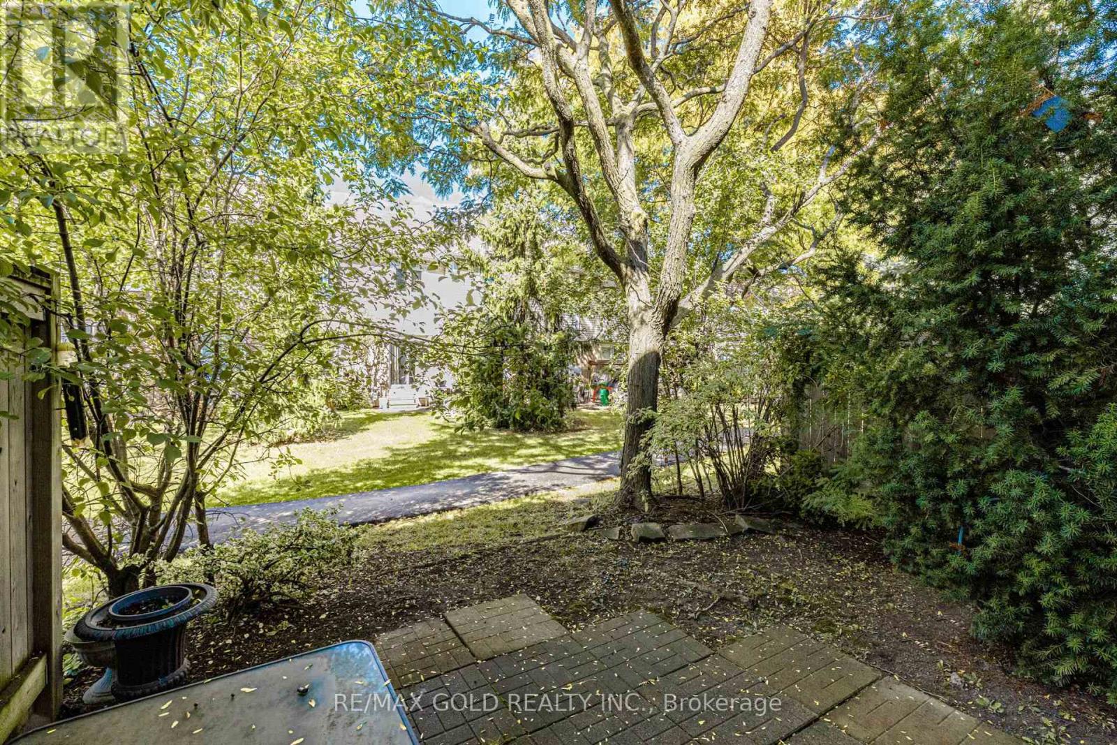 83 WICKSTEAD COURT - 44