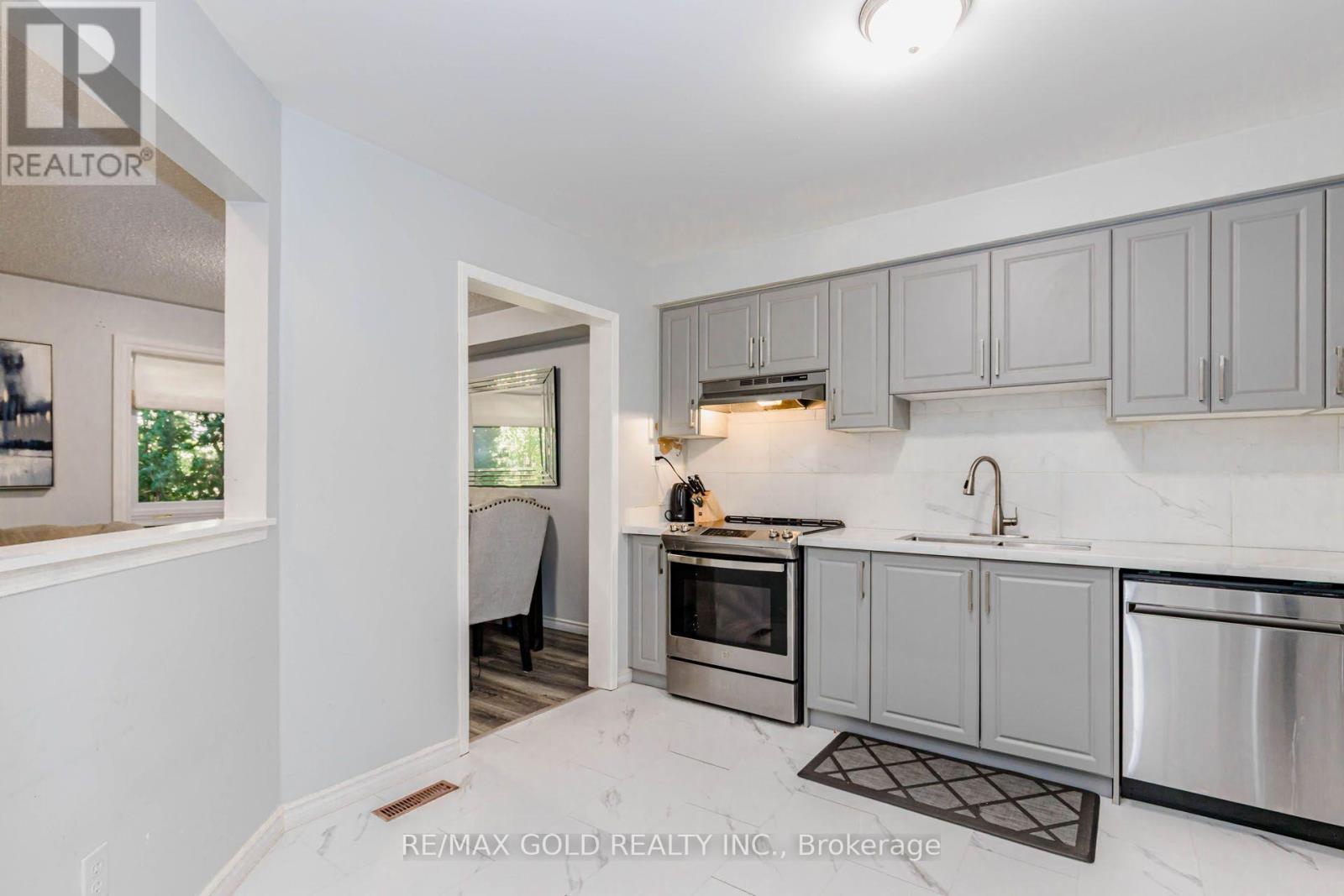 83 Wickstead Court, Brampton, ON photo 7