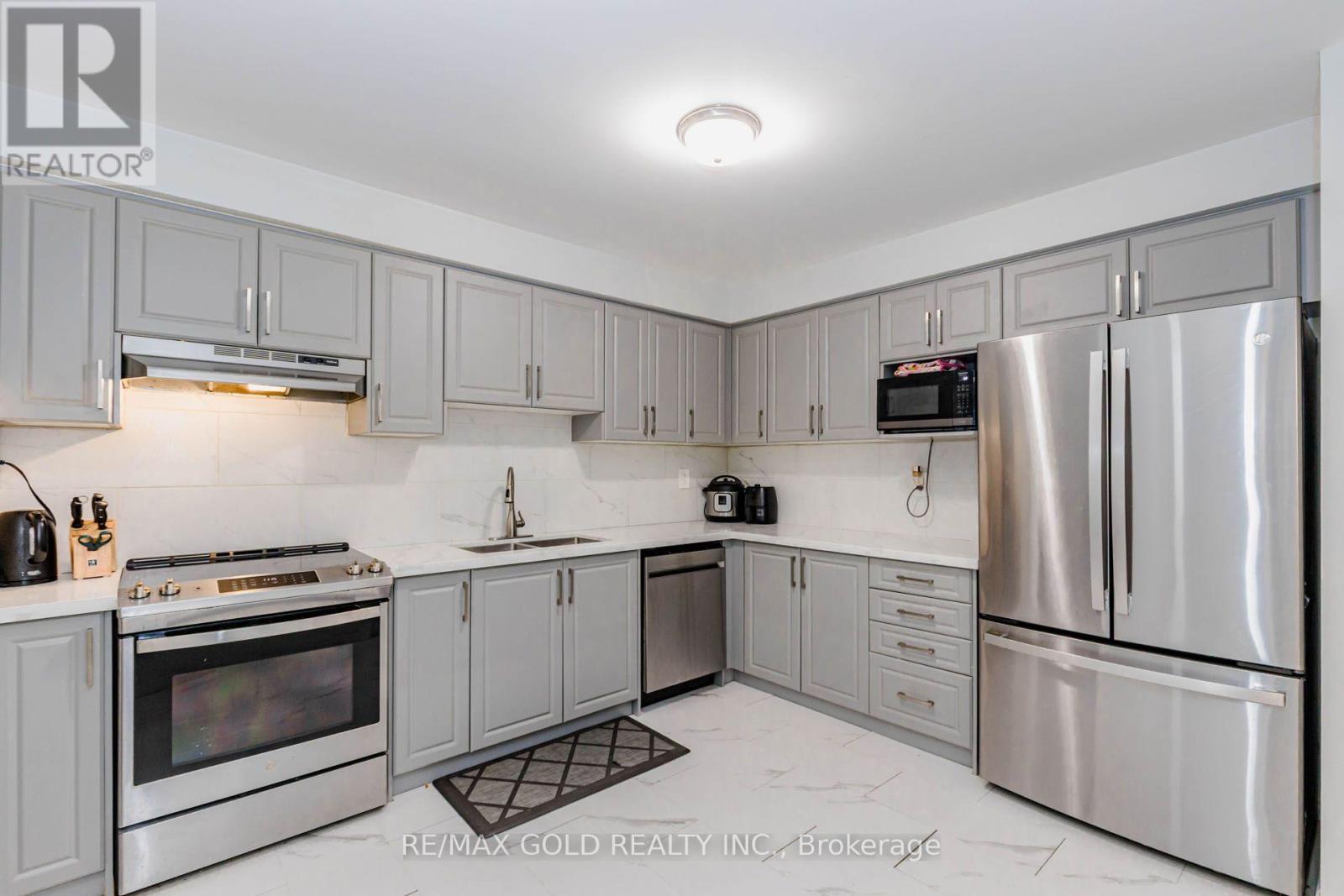 83 WICKSTEAD COURT - 8