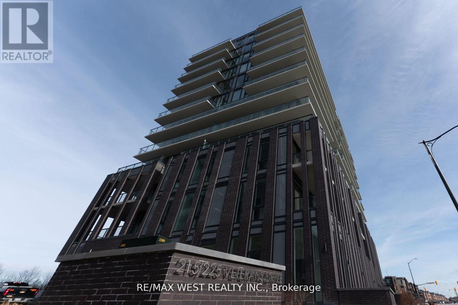 Photo of 215 Veterans Drive