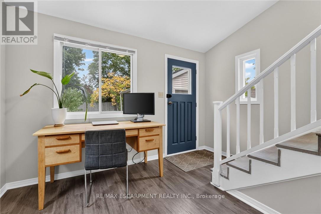 32 RICHMOND AVENUE - 25