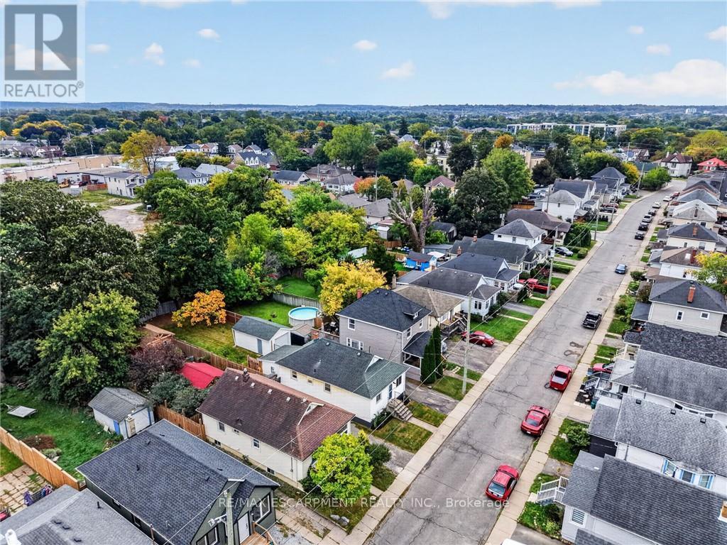 32 RICHMOND AVENUE - 36