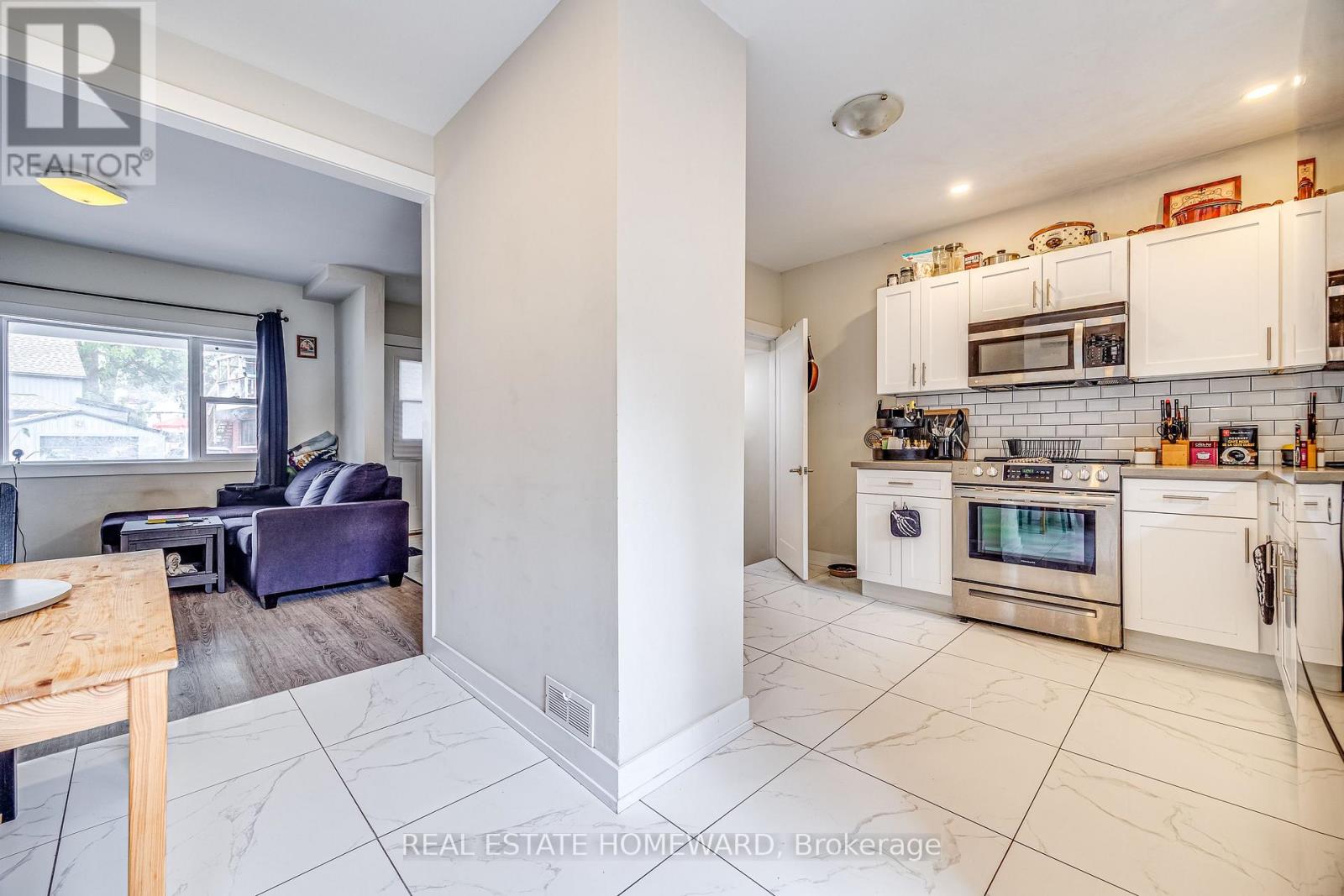 5164 ST LAWRENCE AVENUE - 8