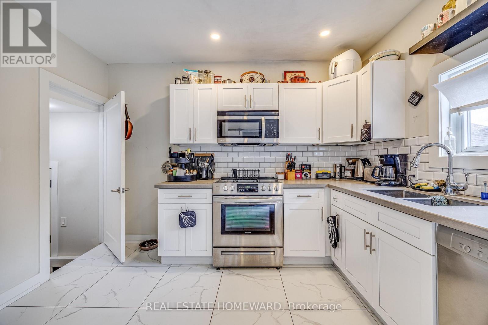 5164 ST LAWRENCE AVENUE - 9