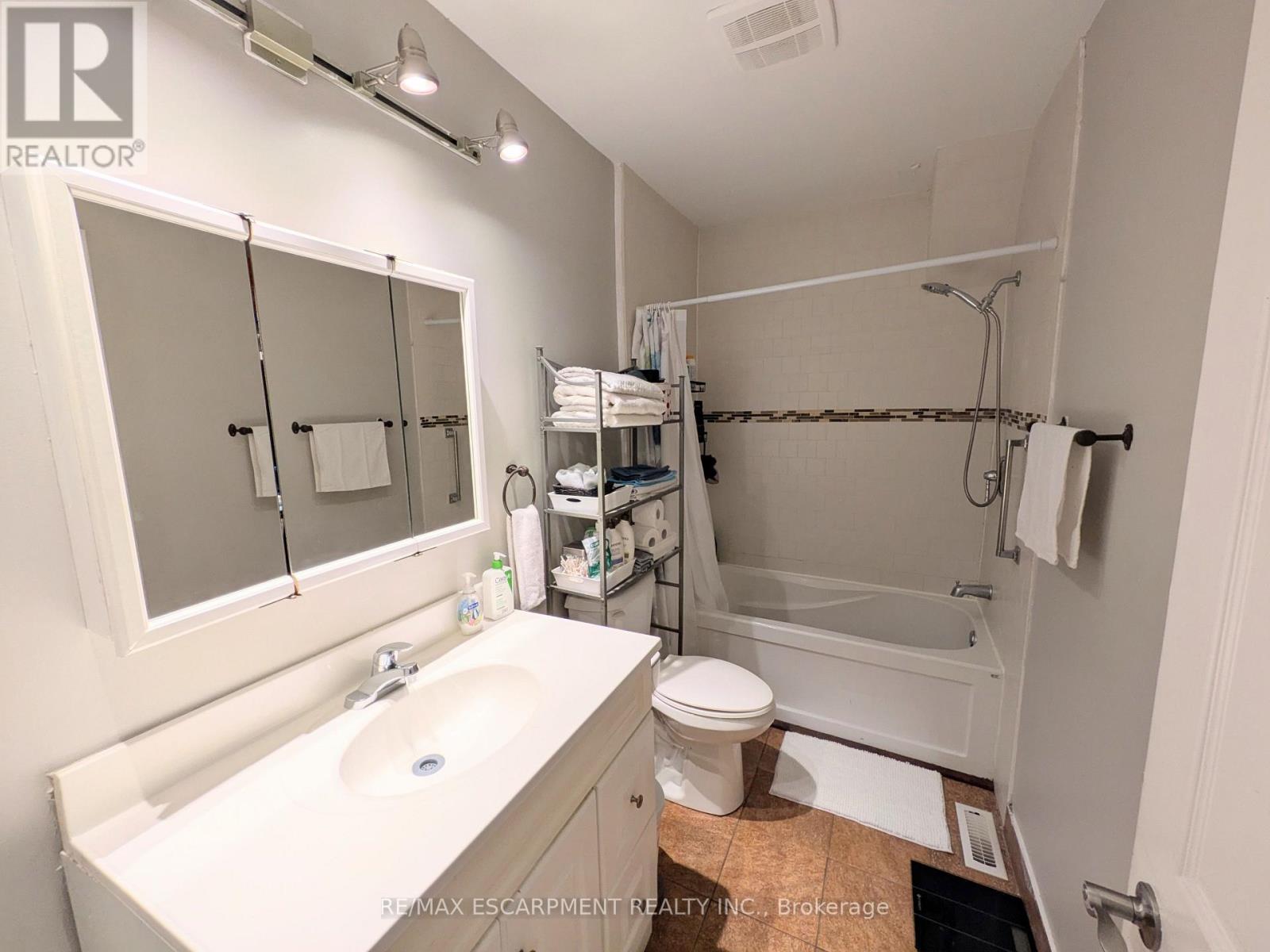 7 CAMPBELL Avenue, Hamilton, ON photo 18