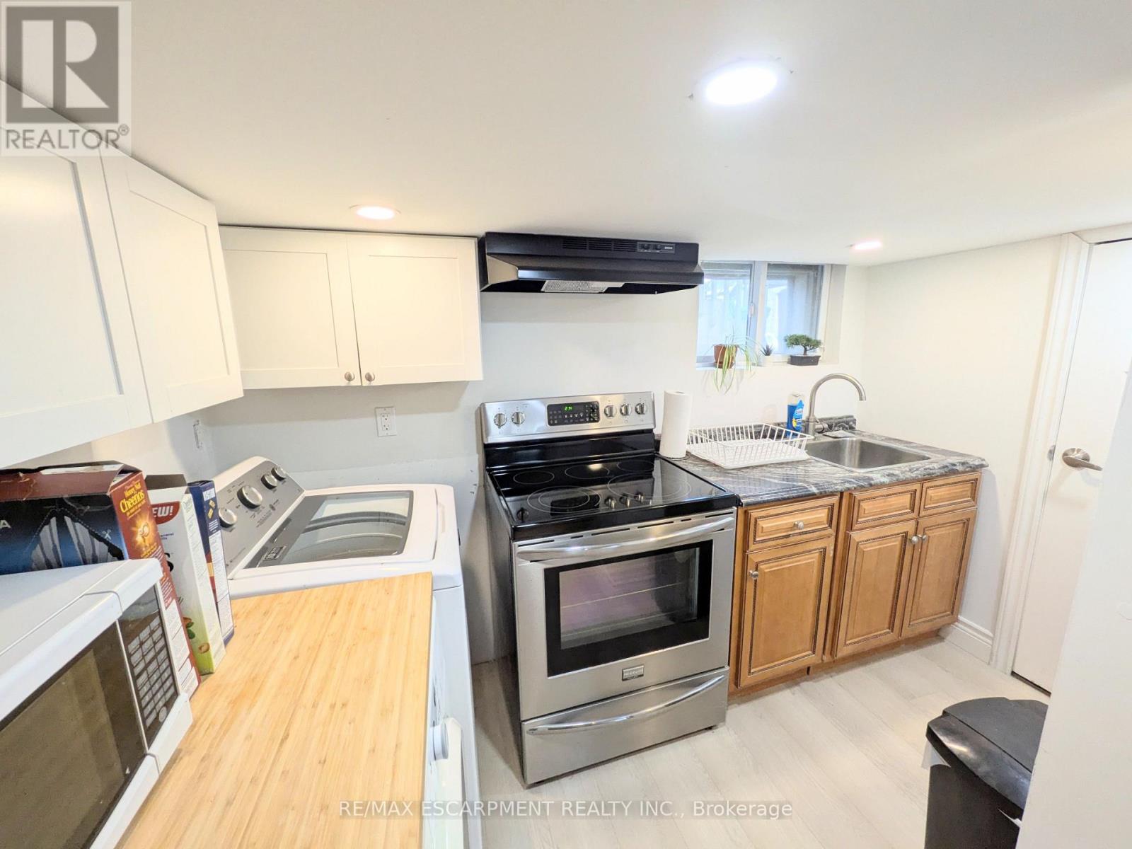 7 CAMPBELL Avenue, Hamilton, ON photo 23
