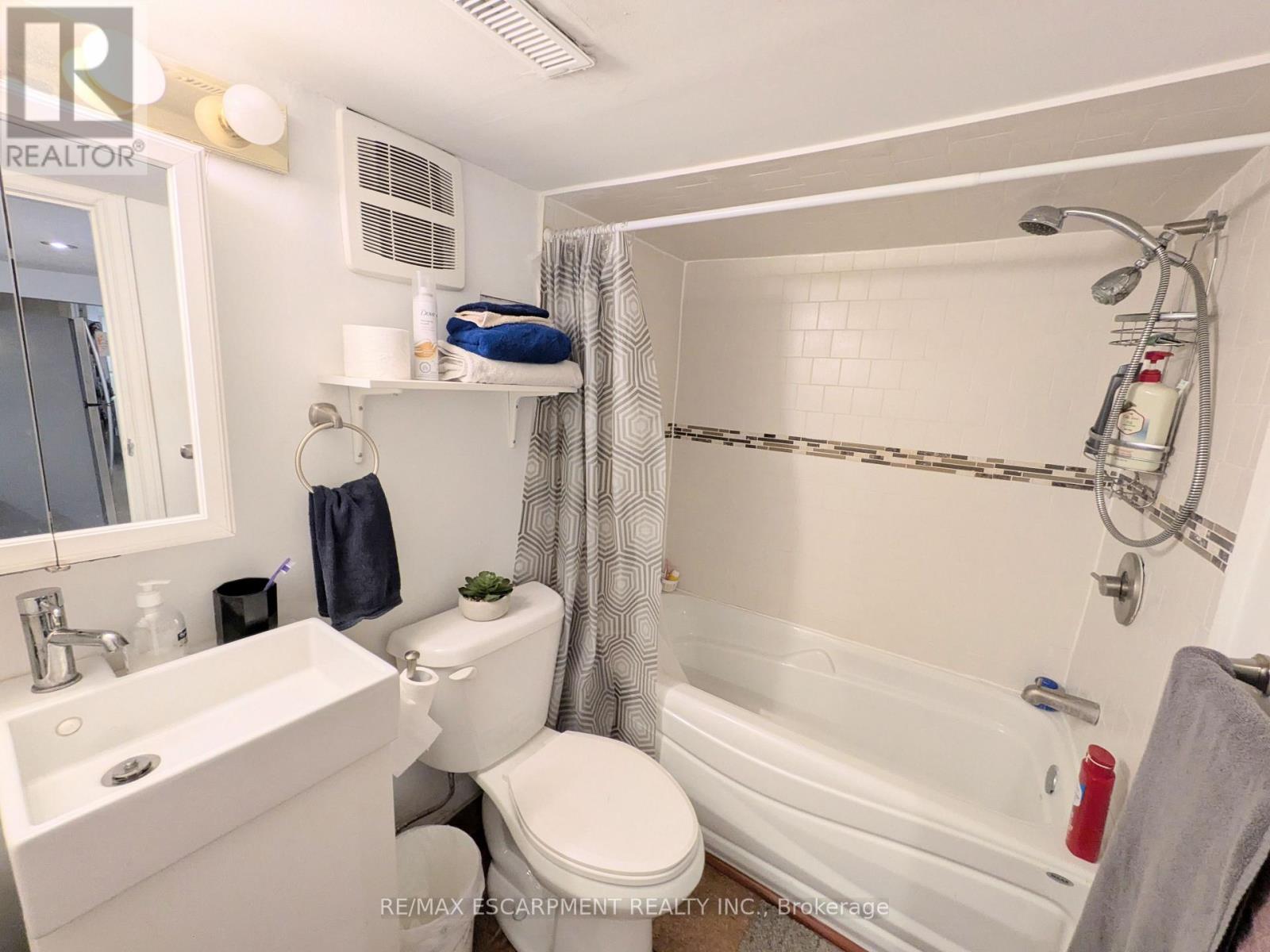 7 CAMPBELL AVENUE - 25