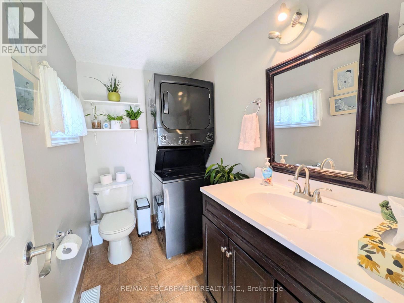 7 CAMPBELL AVENUE - 6