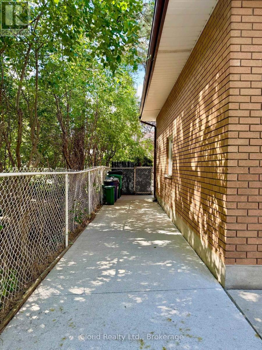 119 DIXON STREET - 32