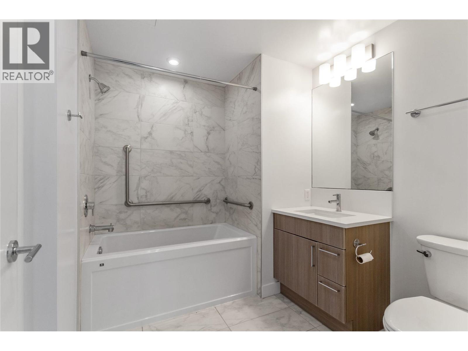 Photo of 206 3365 E 4TH AVENUE 17