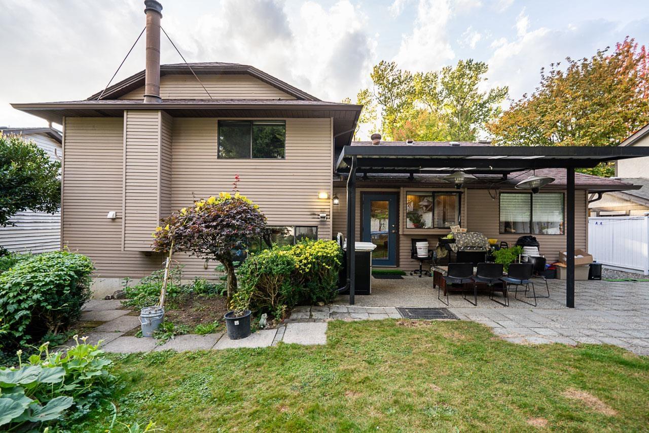 Photo of 8448 154 STREET 37