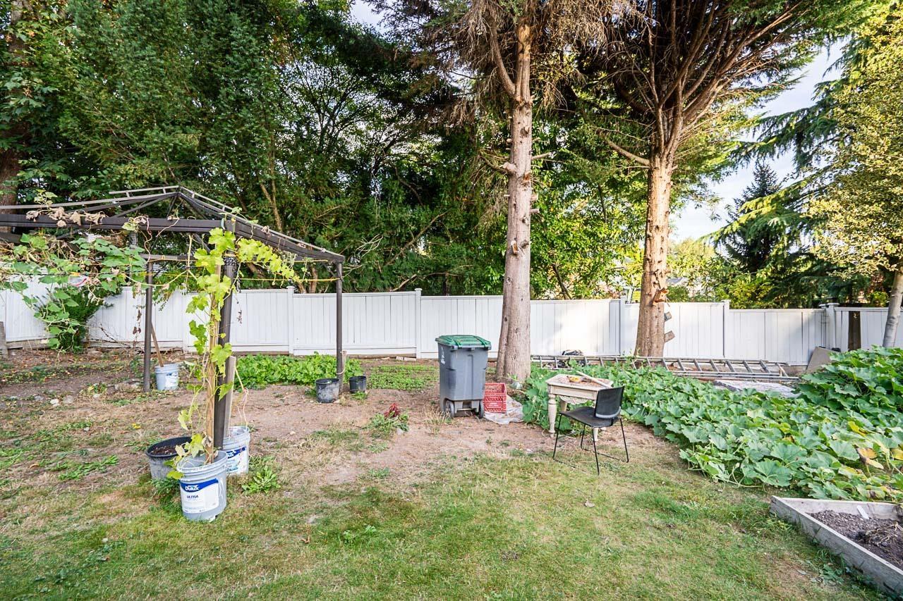 Photo of 8448 154 STREET 36