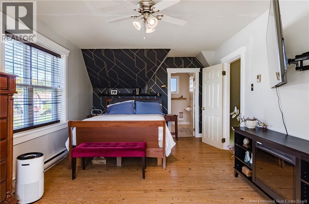 470 Young Street - 23