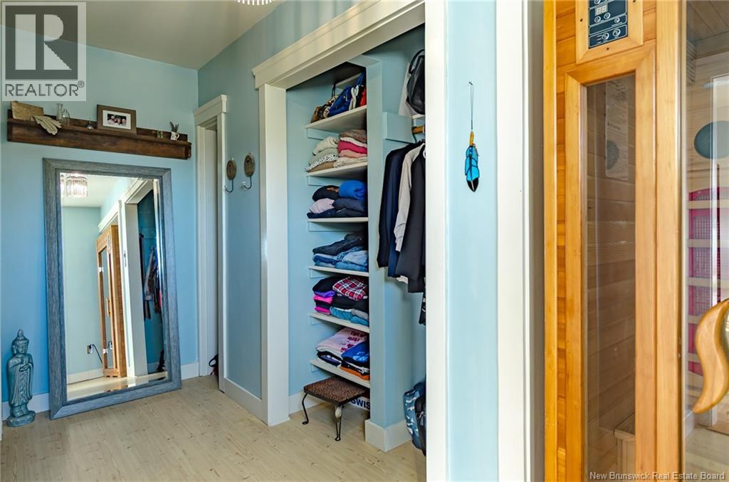 470 Young Street - 25