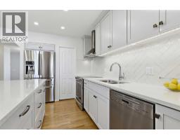 532 54 Avenue SW - photo 11