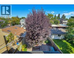 532 54 Avenue SW - photo 31
