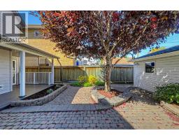 532 54 Avenue SW - photo 44