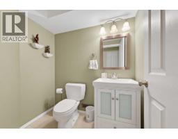 532 54 Avenue SW - photo 39