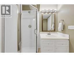 532 54 Avenue SW - photo 19