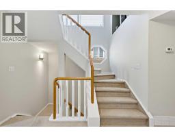 532 54 Avenue SW - photo 25
