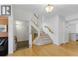 532 54 Avenue SW - photo 3